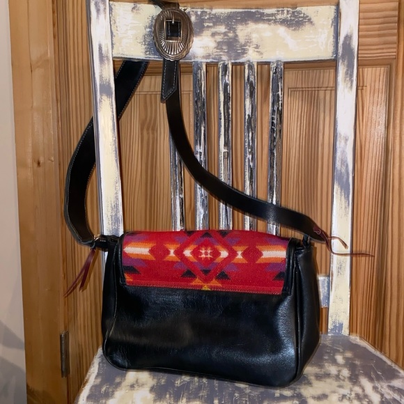 🌟🌟🌟PENDLETON HANDBAG WITH CUSTOM BEADED STRAP🌟🌟🌟 - Picture 3 of 10